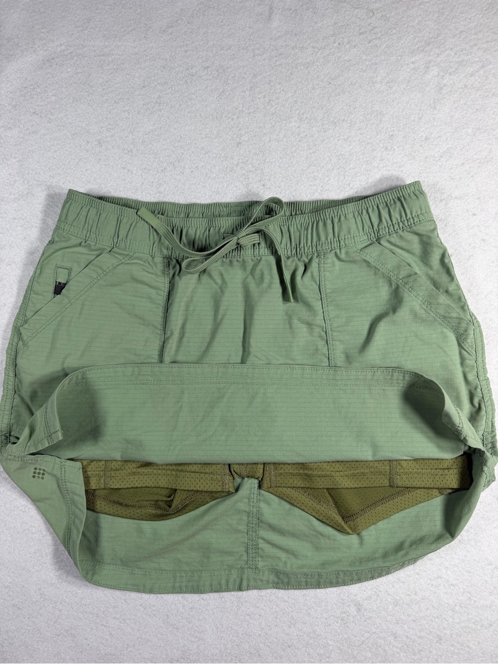 Title Nine Sage Green Adventure Skort Hiking Travel Drawstring Pockets Small - Picture 8 of 11